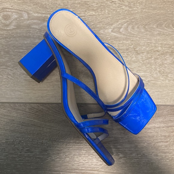 Cobalt blue patent sandals - Picture 1 of 5